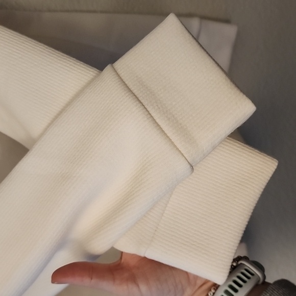 Marc New York Women's Cozy V Neck Pullover Top - Picture 6 of 8